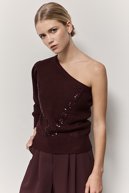 Sweater with one shoulder