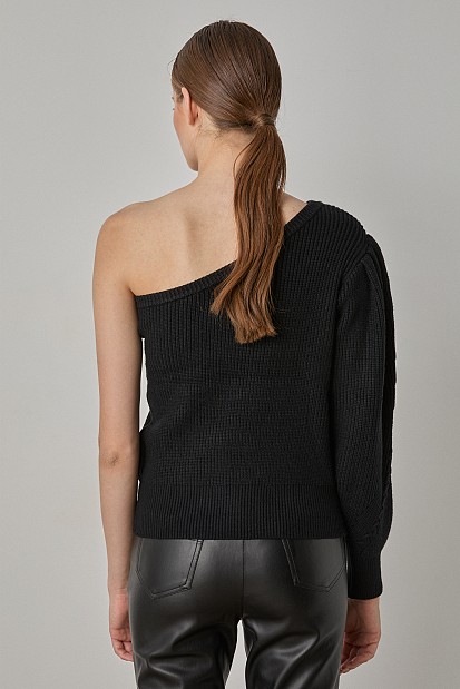Sweater with one shoulder