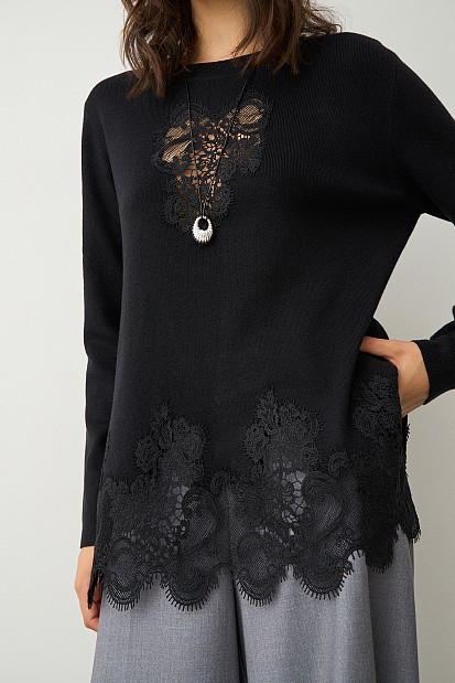 Sweater with motive