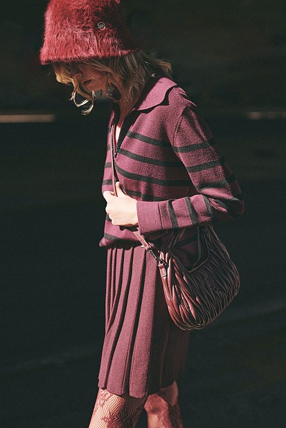 V neck stiped sweater