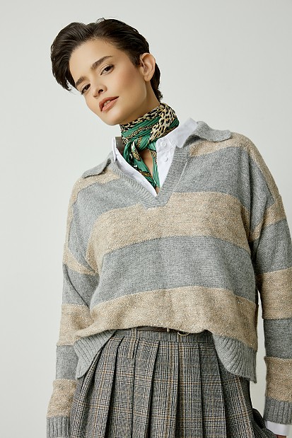 Striped sweater with collar