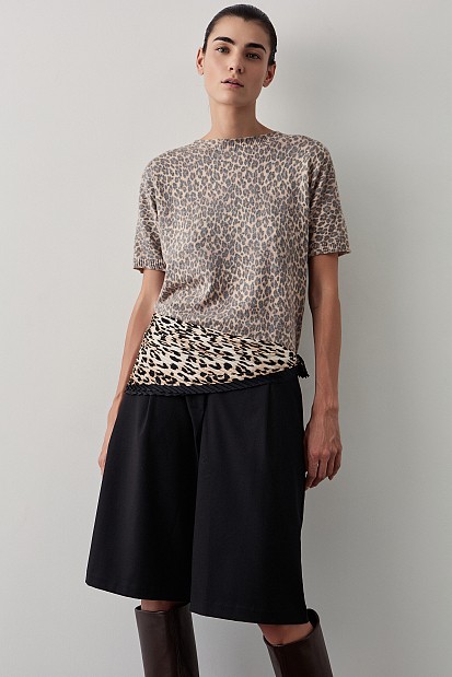 Leopard knitted shortsleeve blouse