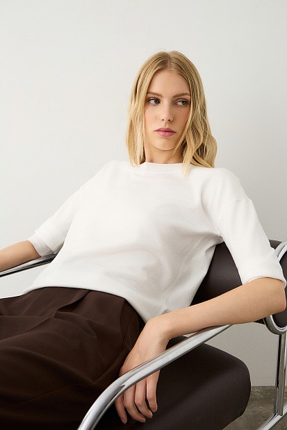 Sweater with 3/4 sleeves