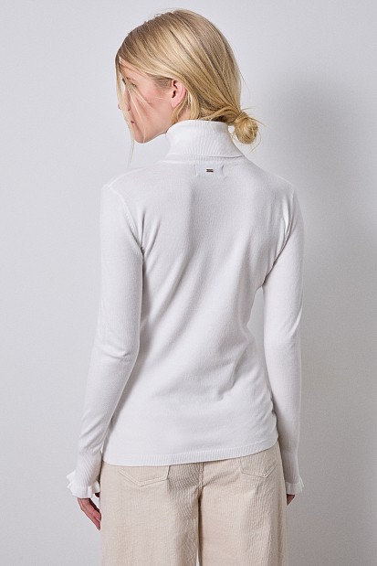 Turtleneck sweater with frills on the sleeves