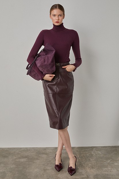 Turtleneck sweater with frills on the sleeves
