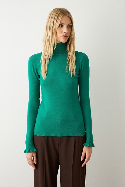 Turtleneck sweater with frills on the sleeves
