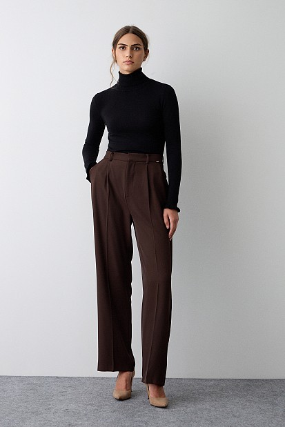 Turtleneck sweater with frills on the sleeves