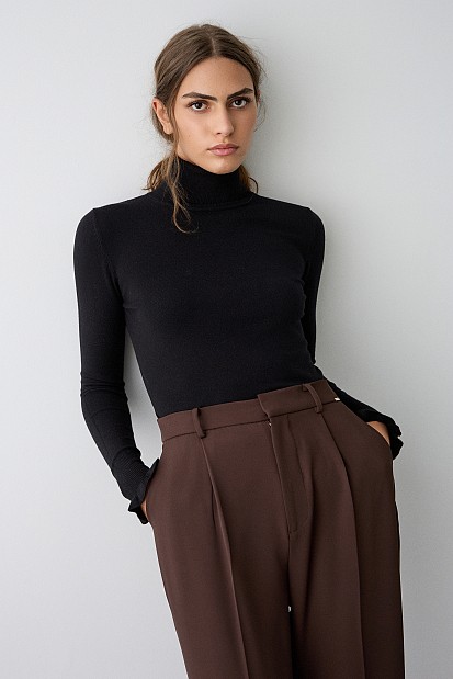 Πουλόβερ ζιβάγκο με βολανάκι στα μανίκια