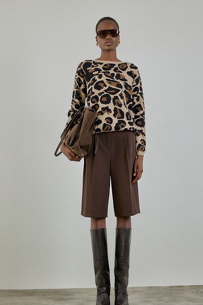 Leopard sweater with rhinestones