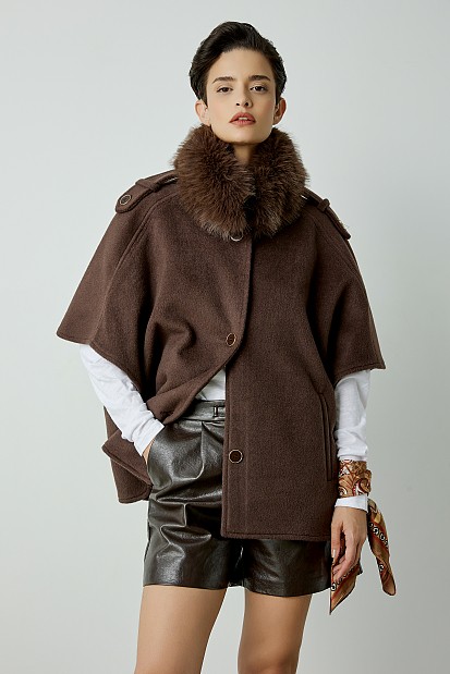 Cape with furry collar