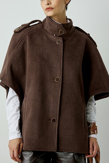 Cape with furry collar