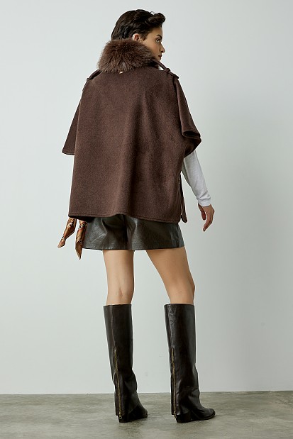 Cape with furry collar