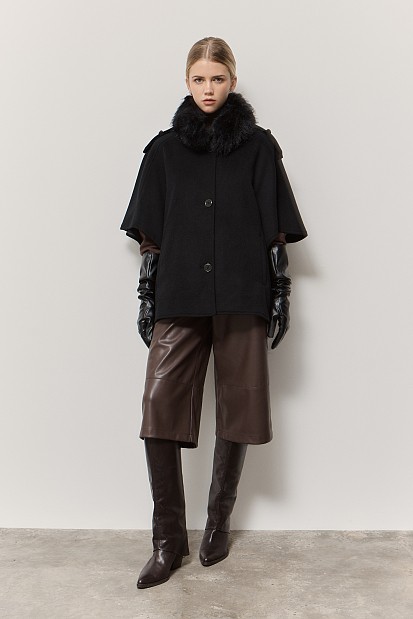 Cape with furry collar