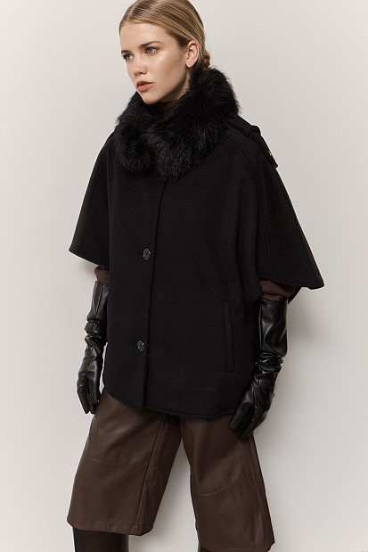 Cape with furry collar