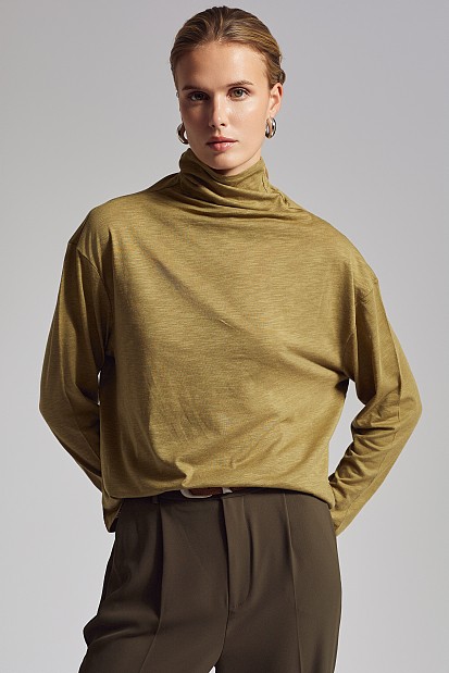 Long sleeves turtleneck blouse