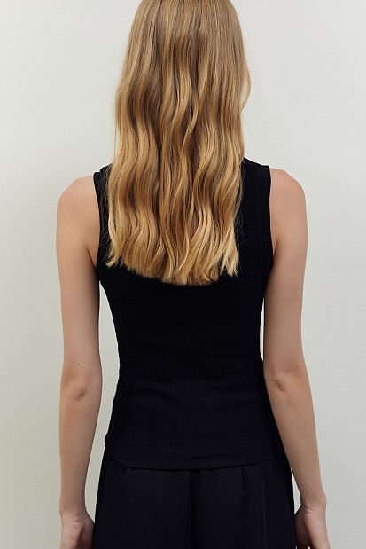Basic sleeveless rib top