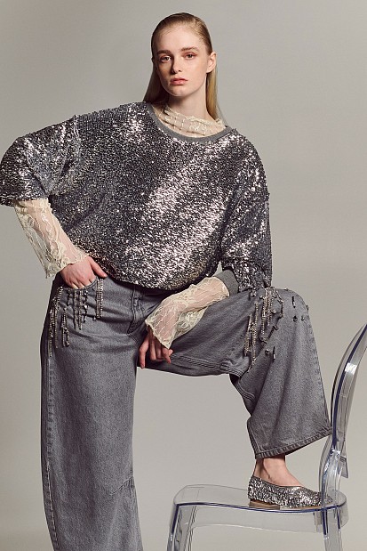 Sequined sweatshirt