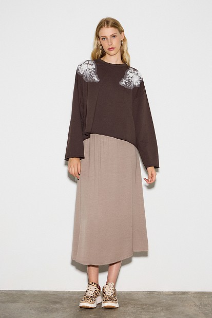 Sweatshirt with motive on the shoulders