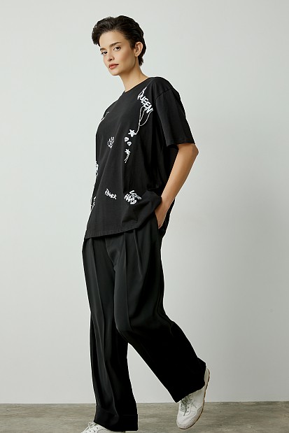 Overisez t-shirt with print and rhinestones