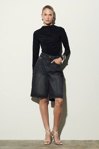 Gathered blouse with long sleeves