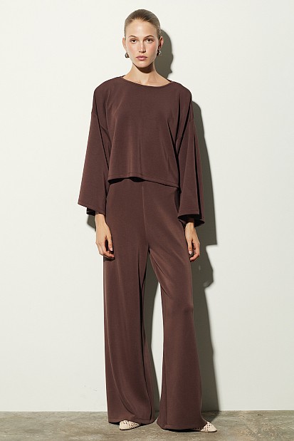 Blouse with wide sleeves