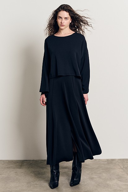 Blouse with wide sleeves