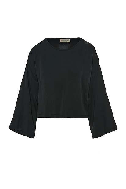 Blouse with wide sleeves