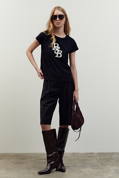 T-shirt with embossed logo