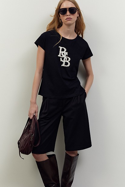 T-shirt with embossed logo