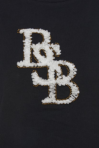 T-shirt with embossed logo