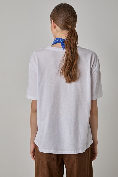 T-shirt με τύπωμα και φουλάρι