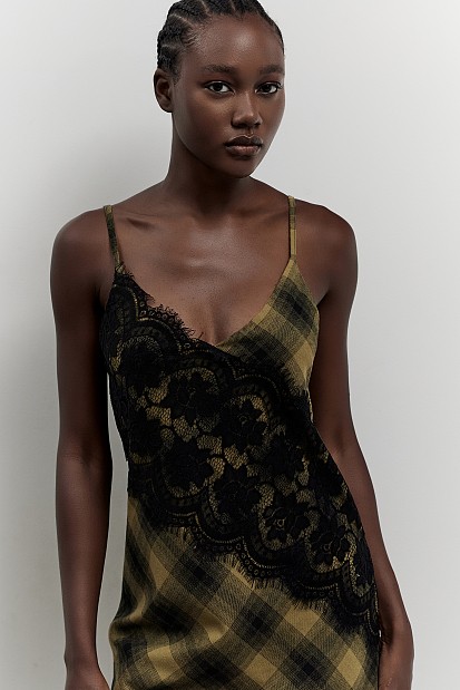 Plaid asymmetric dress with lace