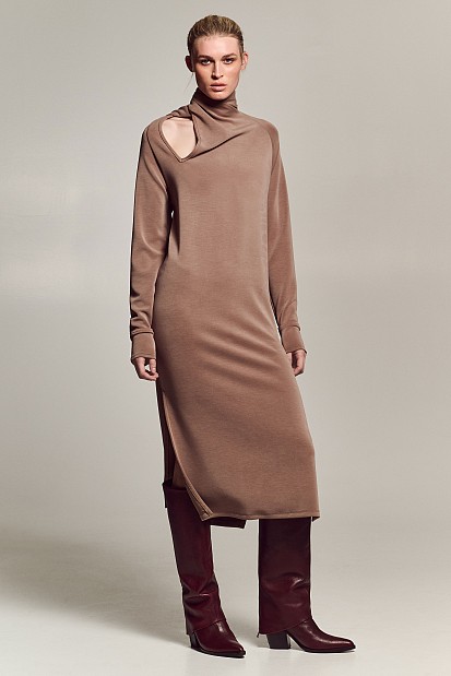 Maxi dress with scarf