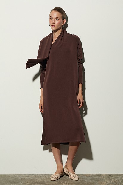 Maxi dress with scarf