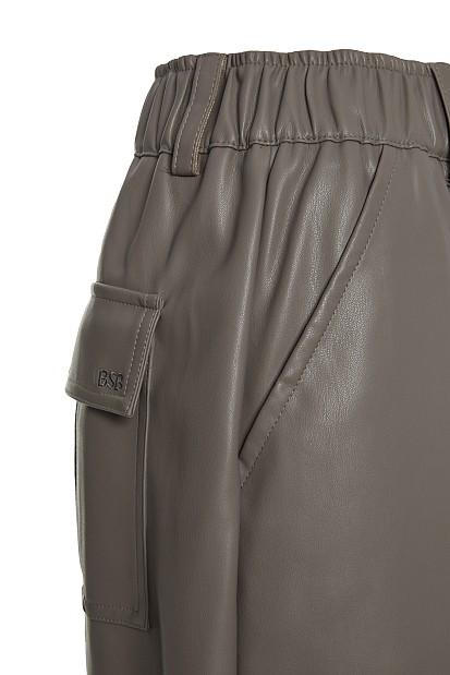 Leather look pants with elastic band