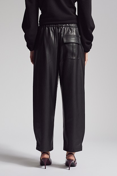 Leather look pants with elastic band