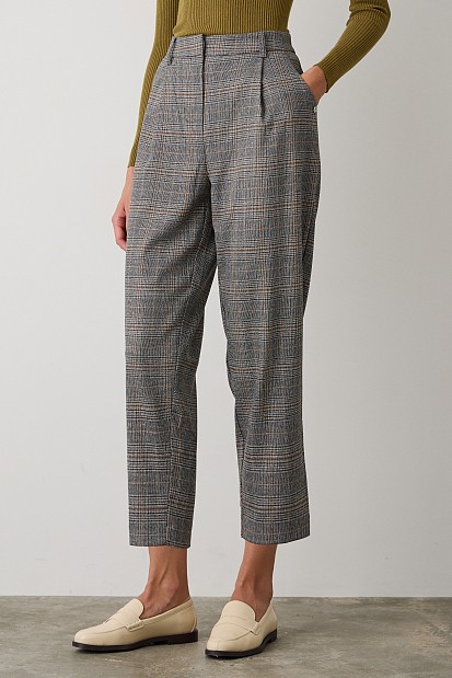 Plaid pants with pleats