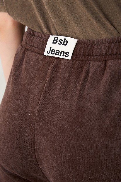 Sweatpants with rhinestones