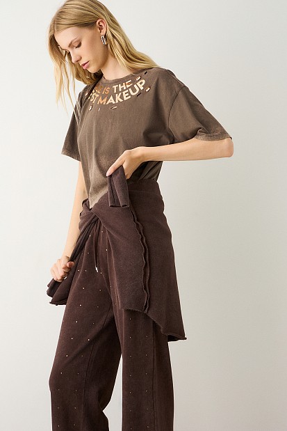 Sweatpants with rhinestones