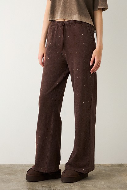Sweatpants with rhinestones