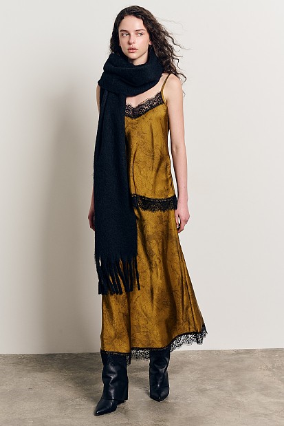 Maxi satin skirt with lace