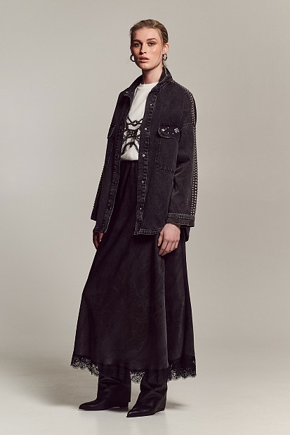 Maxi satin skirt with lace