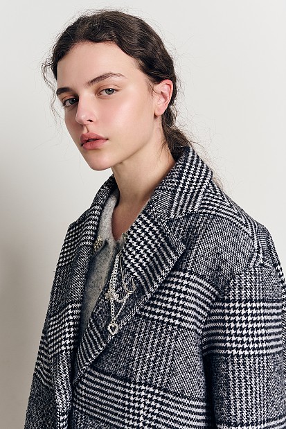 Plaid blazer with pin