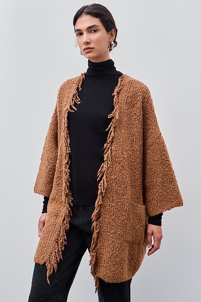 Μπουκλέ ζακέτα με κρόσια