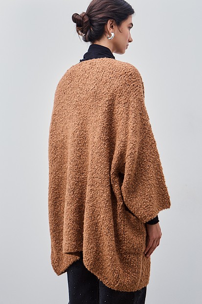 Μπουκλέ ζακέτα με κρόσια