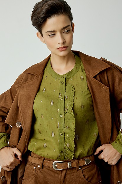 Shirt with embroidered details and ruffles
