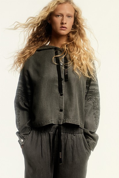 Embroidered shirt with hoodie