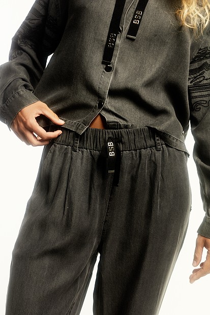 Embroidered shirt with hoodie