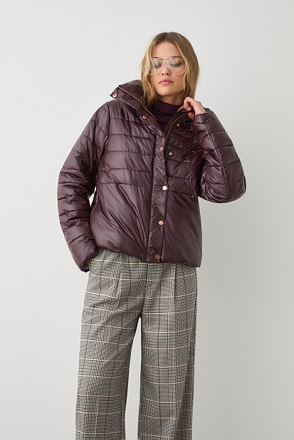 Puffer jacket with detachable hood