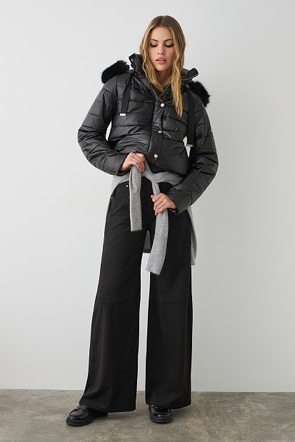 Puffer jacket with detachable hood